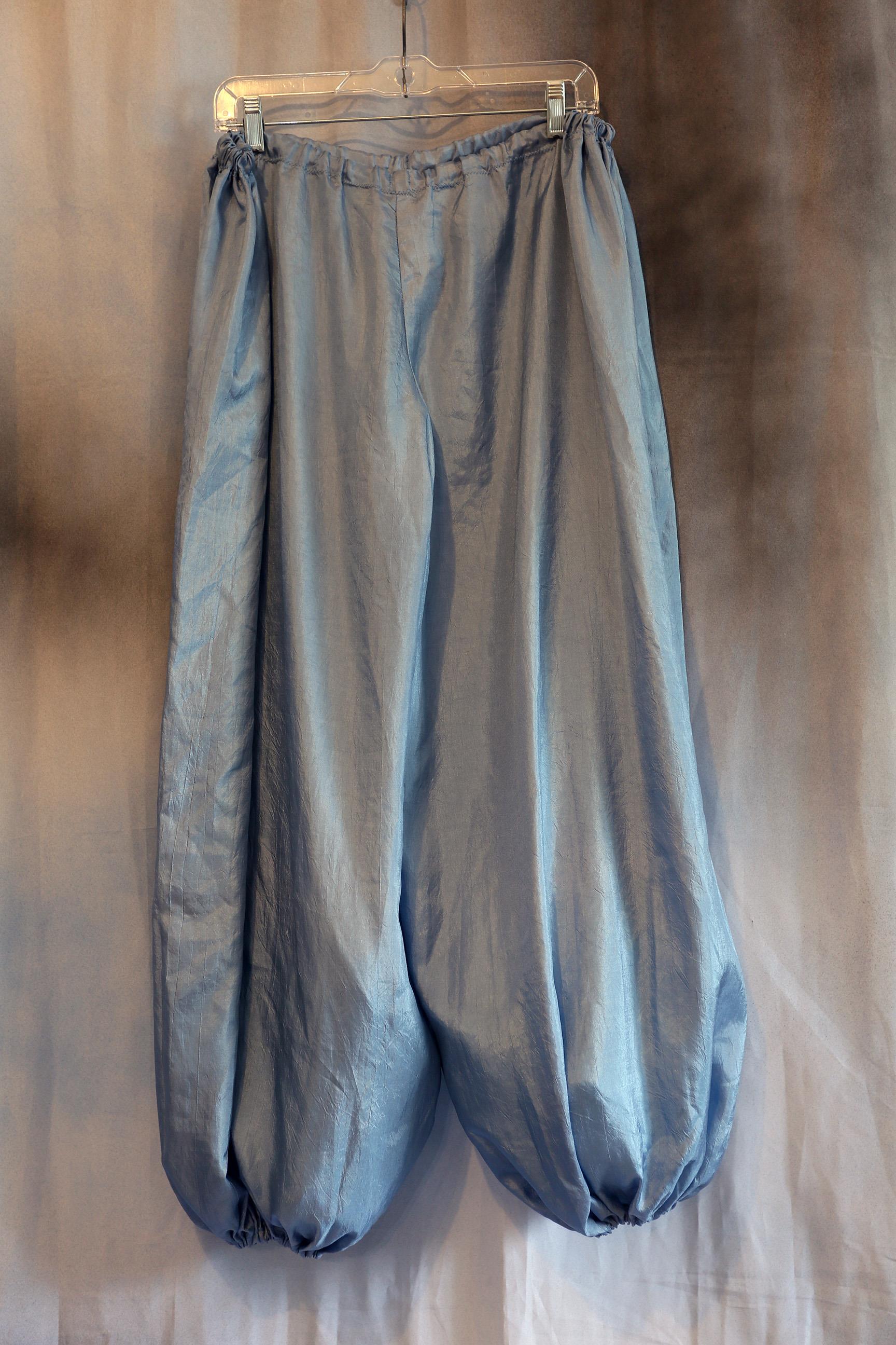 Pantaloons in silky soft gray no wrinkle fabric